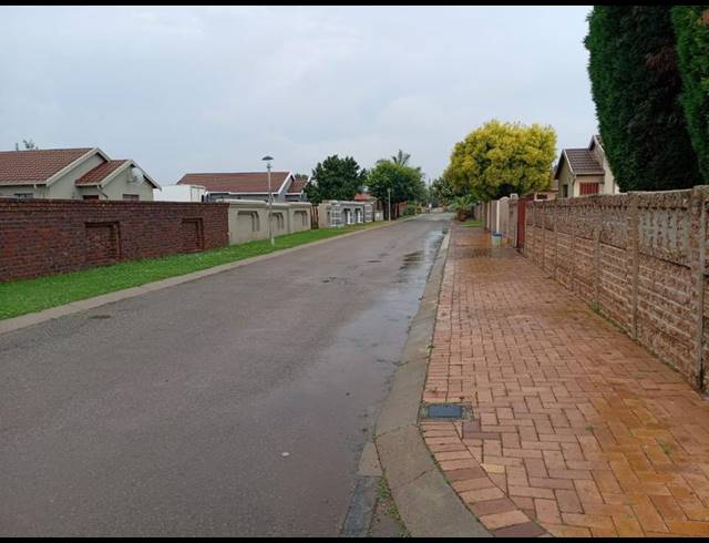 3 BEDROOM HOUSE FOR SALE IN CRYSTAL PARK